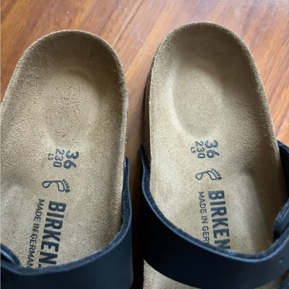 NWOT Birkenstock Mayari Black Toe Strap Sandal