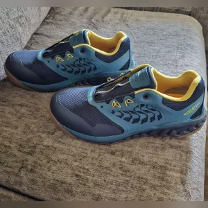NWOT Brand new men's Keen Utility carbon fiber toe work sneakers size 12