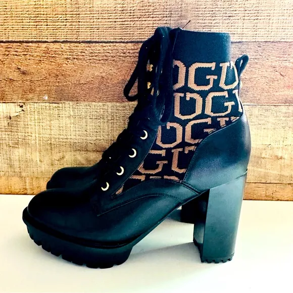 NWOT Guess Grows-R Knit Logo Heeled Platform Boots