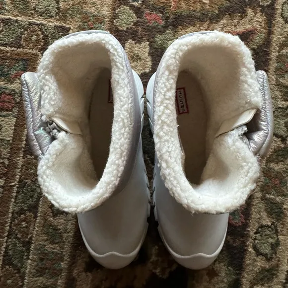 NWOT Hunter Interpid Snow Boot