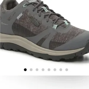 NWOT Keen Waterproof Women’s 6 Sneakers Terradora Trail