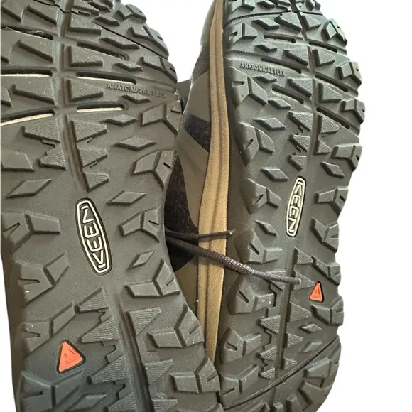 NWOT Keen Waterproof Women’s 6 Sneakers Terradora Trail