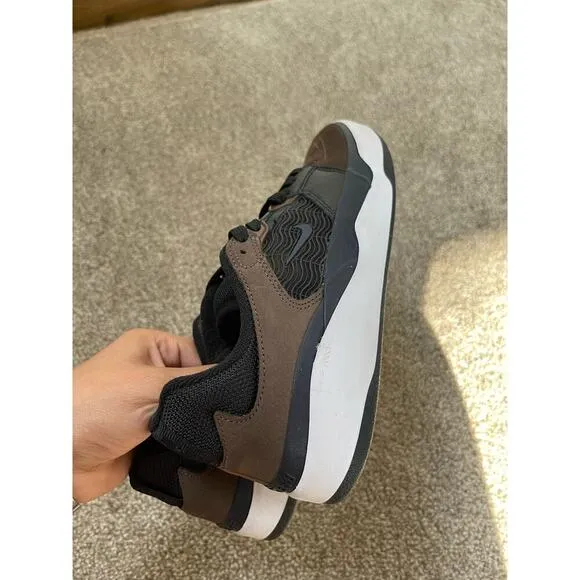 NWOT Nike Kids SB Ishod Wair Premium Brown 5