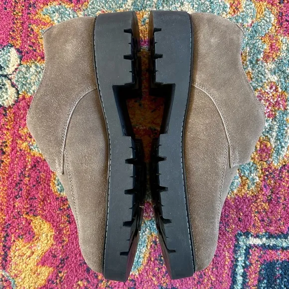 NWOT Seychelles | Women’s grey suede leather Catch Me Platform Loafers, size 7