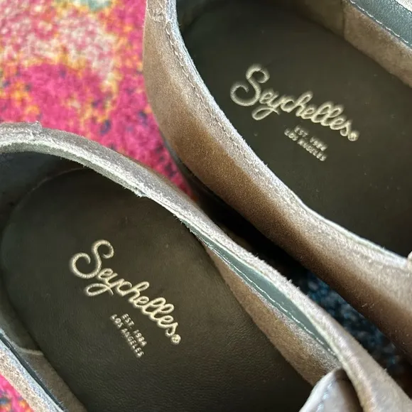 NWOT Seychelles | Women’s grey suede leather Catch Me Platform Loafers, size 7