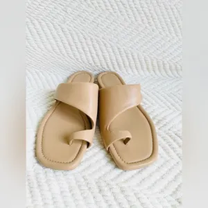 NWOT Vince tank premium leather toe wrap sandals, sz 8/38 US. Orig $295 