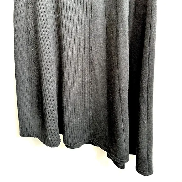 NWT Bishop   Young Black Ribbed Pleated Asymmetrical Midi Skirt Size Small