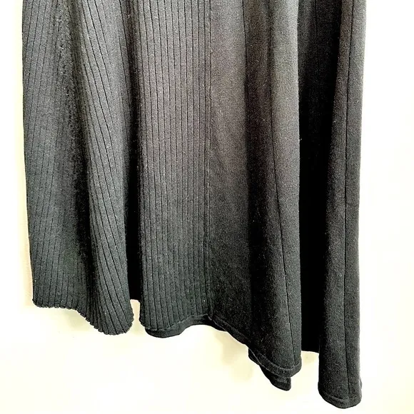 NWT Bishop   Young Black Ribbed Pleated Asymmetrical Midi Skirt Size Small