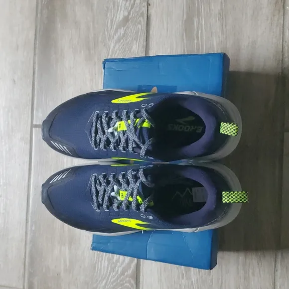 NWT Brooks Cascadia 16 Trail Running Sneakers