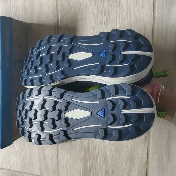 NWT Brooks Cascadia 16 Trail Running Sneakers