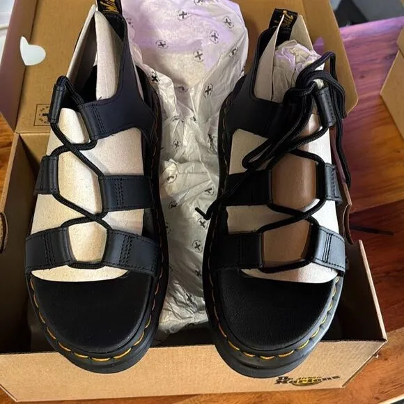 NWT Dr. Martens Women's Nartilla Sandal size 7