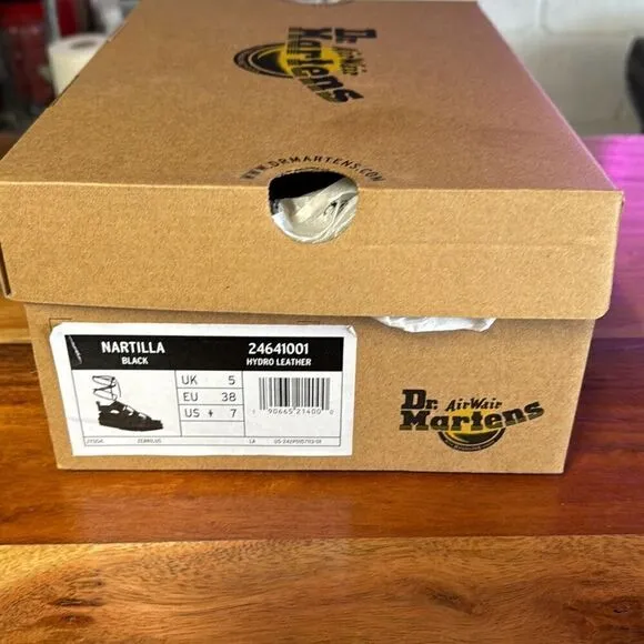 NWT Dr. Martens Women's Nartilla Sandal size 7