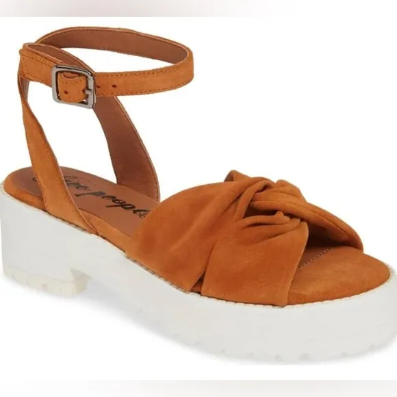 NWT! Free People Essex Leather Sandal in Taupe