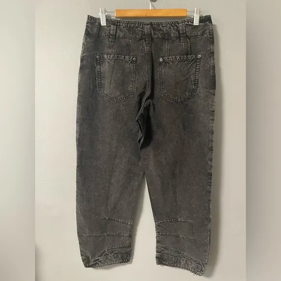 NWT Free People We The Free Supersonic Slim Crop Jeans in Black. Size 8