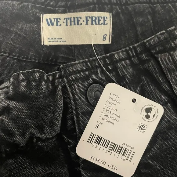 NWT Free People We The Free Supersonic Slim Crop Jeans in Black. Size 8