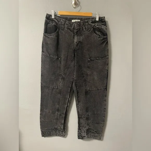 NWT Free People We The Free Supersonic Slim Crop Jeans in Black. Size 8