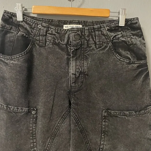 NWT Free People We The Free Supersonic Slim Crop Jeans in Black. Size 8