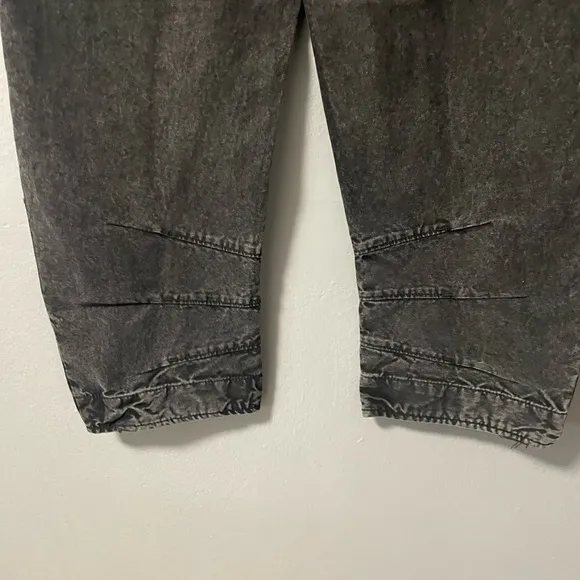 NWT Free People We The Free Supersonic Slim Crop Jeans in Black. Size 8