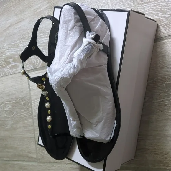 NWT Guess Janaye Jelly T-Strap Sandals with Studs and Pearls