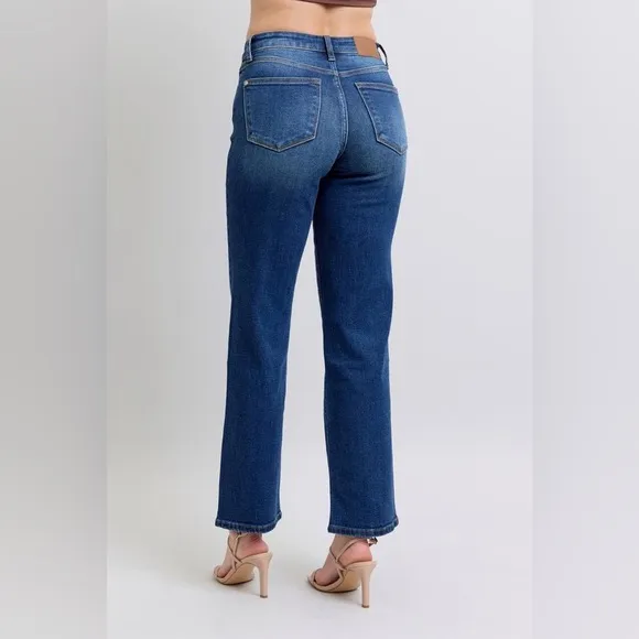 NWT Judy Blue PLUS   REG Size Medium Wash Sideways Seam Straight Leg Jeans