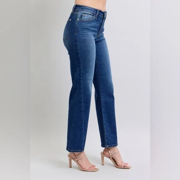 NWT Judy Blue PLUS   REG Size Medium Wash Sideways Seam Straight Leg Jeans