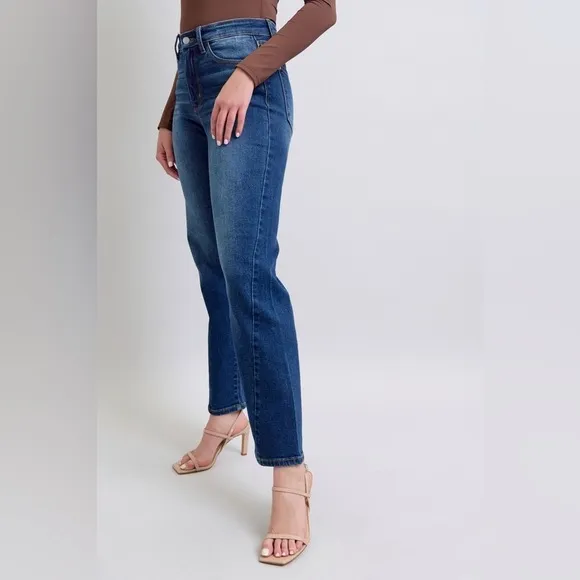 NWT Judy Blue PLUS   REG Size Medium Wash Sideways Seam Straight Leg Jeans