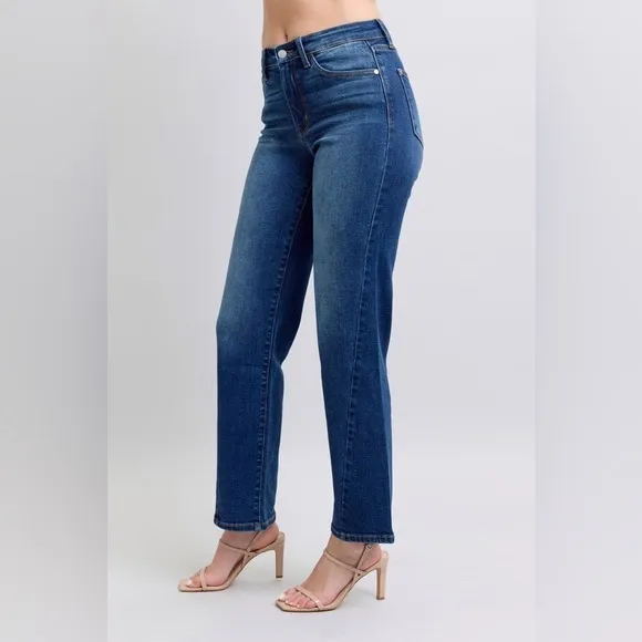 NWT Judy Blue PLUS   REG Size Medium Wash Sideways Seam Straight Leg Jeans