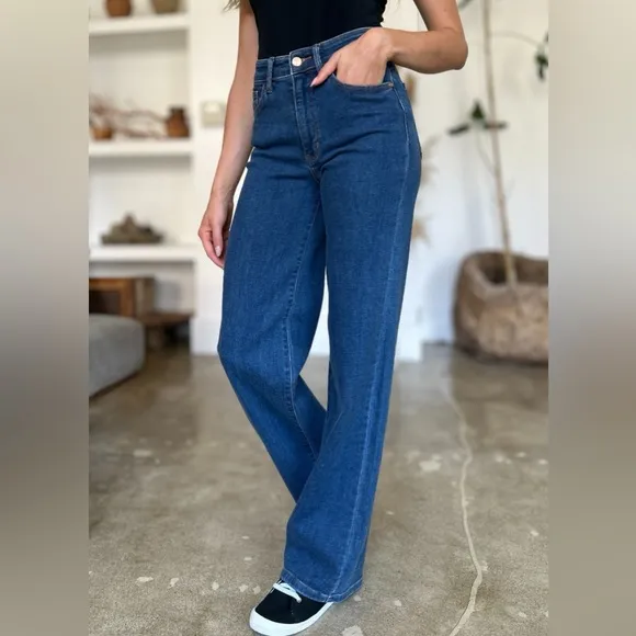 NWT Judy Blue PLUS   REG Size Retro 90s High Rise Straight Leg Dad Jeans