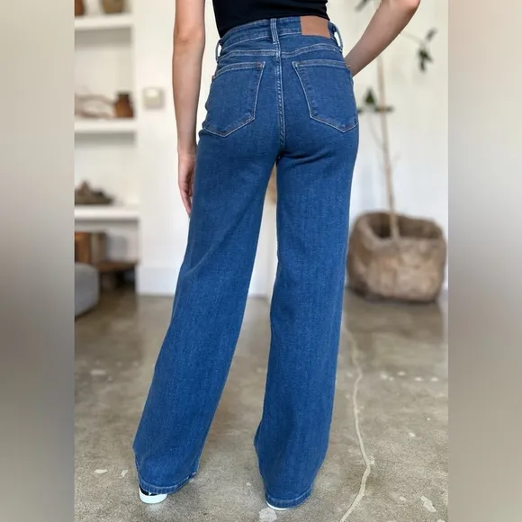 NWT Judy Blue PLUS   REG Size Retro 90s High Rise Straight Leg Dad Jeans