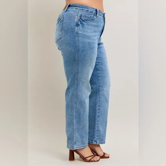 NWT Judy Blue PLUS   REG Size Tummy Control Vintage Wash Straight Leg Jeans