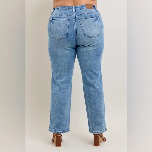 NWT Judy Blue PLUS   REG Size Tummy Control Vintage Wash Straight Leg Jeans