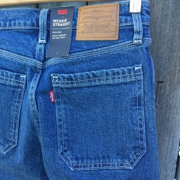 NWT Levi’s Wedgie Fit Straight Utility Jean Blue 24