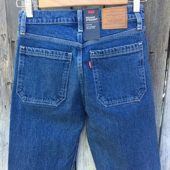 NWT Levi’s Wedgie Fit Straight Utility Jean Blue 24