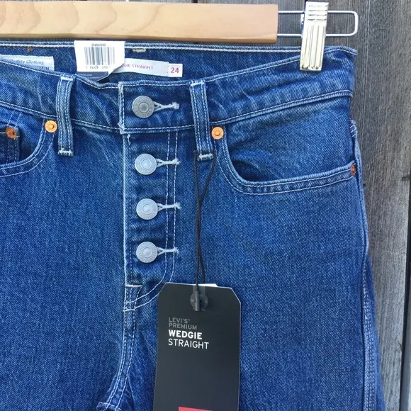NWT Levi’s Wedgie Fit Straight Utility Jean Blue 24