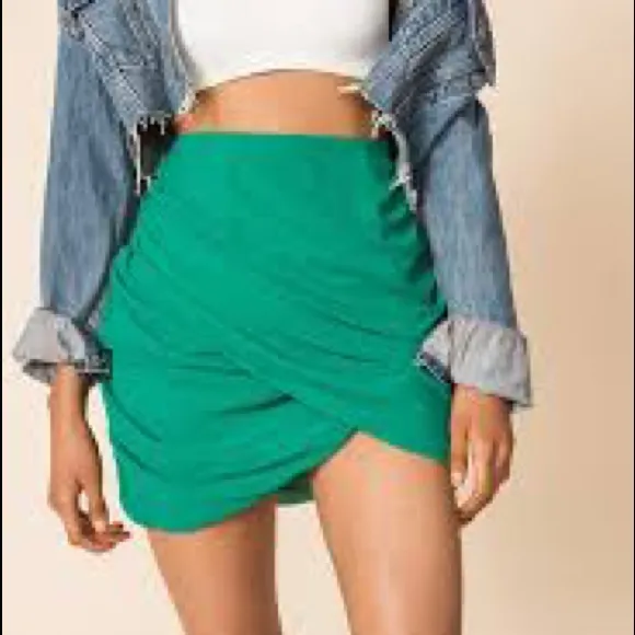 NWT Lynna Draped Mini Skirt in Greensuperdown