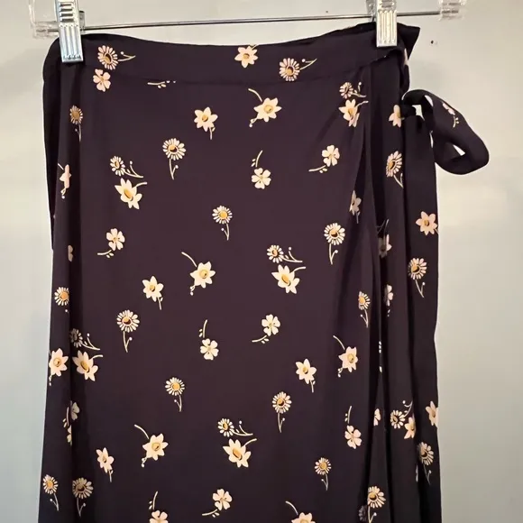 NWT - Madewell Tulip-Hem Wrap Skirt in Floral Heyday - Size 0