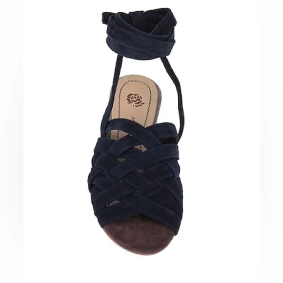 NWT Maliparmi Women's Navy Suede ankle wrap flat Sandals size 37/ 6.5 US