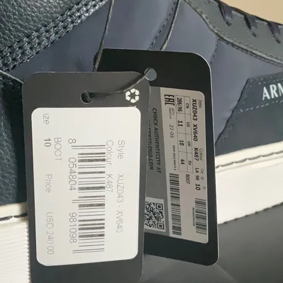 NWT Men’s Armani Exchange Navy and White High-Top Boots