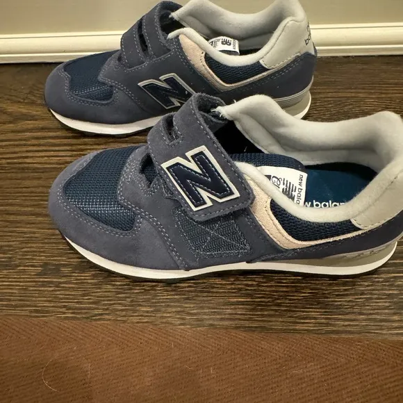 NWT New Balance Kids 574 Sneakers Navy Blue White Sz 2