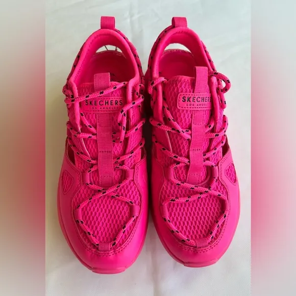 NWT Skechers Street Muno Sneaker
