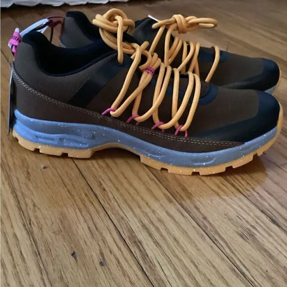 NWT Skora Sz 8 Brown and black trail track shoes, suede trim, with treads