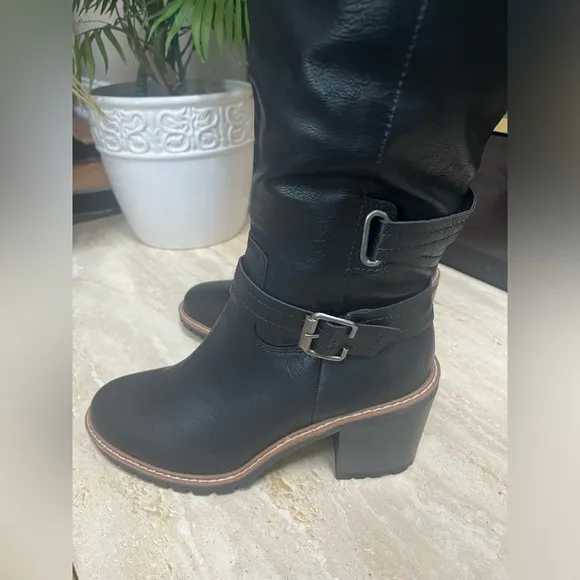 NWT Sun   Stone Women’s Viviana High Boots