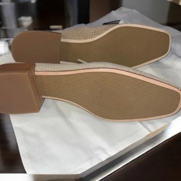 NWT Via Spiga Sz 8 Suede Leather Perforated Baudelaire Block Heel SlipOn Loafers