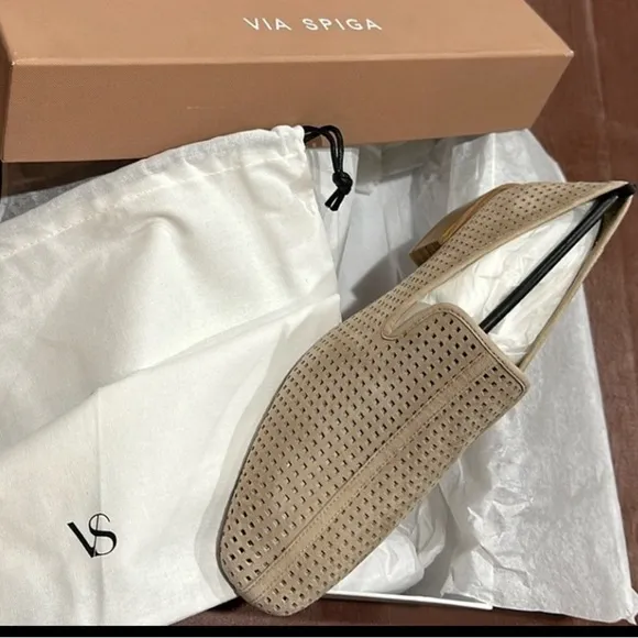 NWT Via Spiga Sz 8 Suede Leather Perforated Baudelaire Block Heel SlipOn Loafers