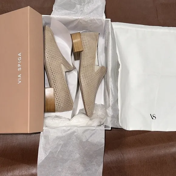 NWT Via Spiga Sz 8 Suede Leather Perforated Baudelaire Block Heel SlipOn Loafers