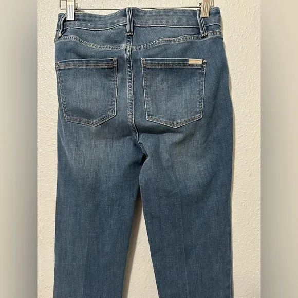 NWT  White House black market High-Rise Everyday Soft Slim Jeans With Slit