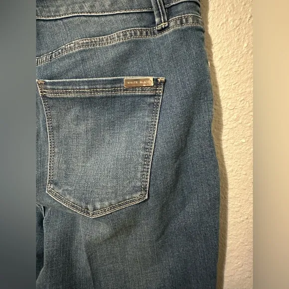 NWT  White House black market High-Rise Everyday Soft Slim Jeans With Slit