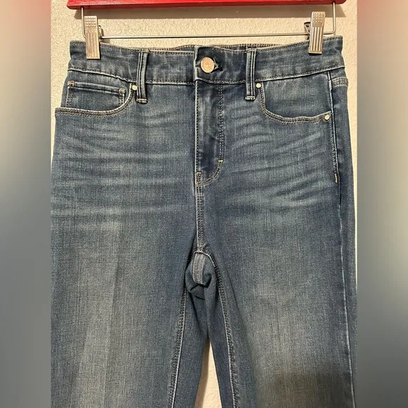NWT  White House black market High-Rise Everyday Soft Slim Jeans With Slit