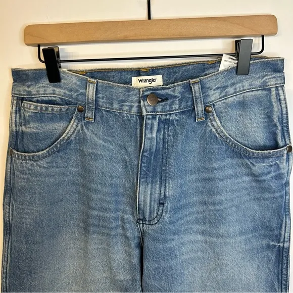 *NWT* Wrangler Sunset Mid-Rise Straight-Leg Jeans in Baby Blue, Size 29x29