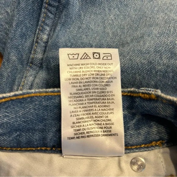 *NWT* Wrangler Sunset Mid-Rise Straight-Leg Jeans in Baby Blue, Size 29x29